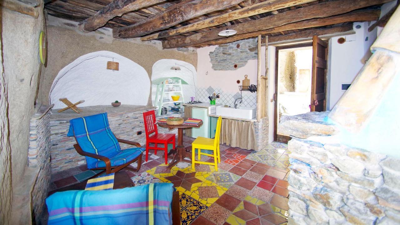Albergo Diffuso Ecobelmonte ベルモンテ・カーラブロ エクステリア 写真