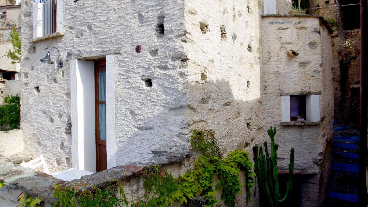 Albergo Diffuso Ecobelmonte ベルモンテ・カーラブロ エクステリア 写真