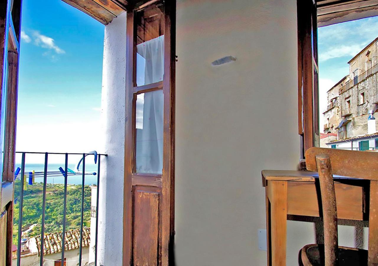 Albergo Diffuso Ecobelmonte ベルモンテ・カーラブロ エクステリア 写真