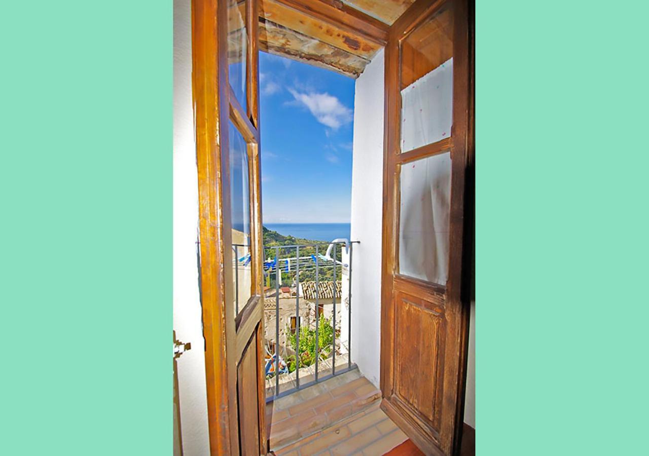 Albergo Diffuso Ecobelmonte ベルモンテ・カーラブロ エクステリア 写真