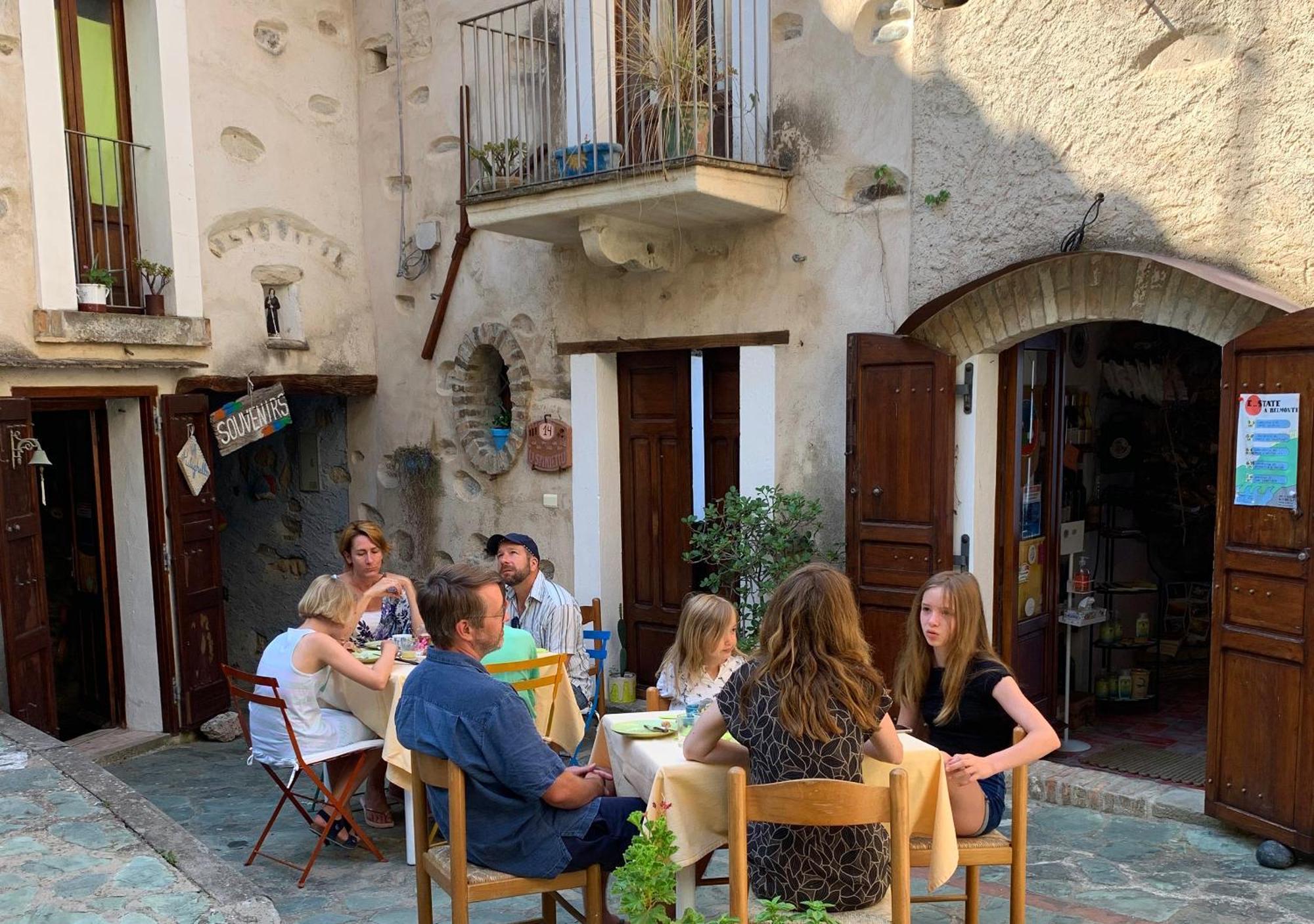 Albergo Diffuso Ecobelmonte ベルモンテ・カーラブロ エクステリア 写真