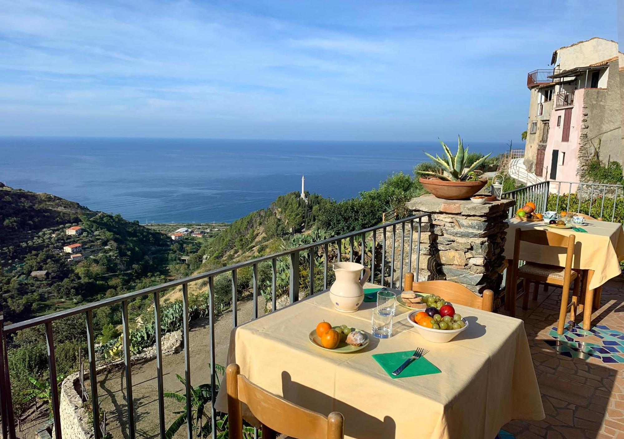 Albergo Diffuso Ecobelmonte ベルモンテ・カーラブロ エクステリア 写真