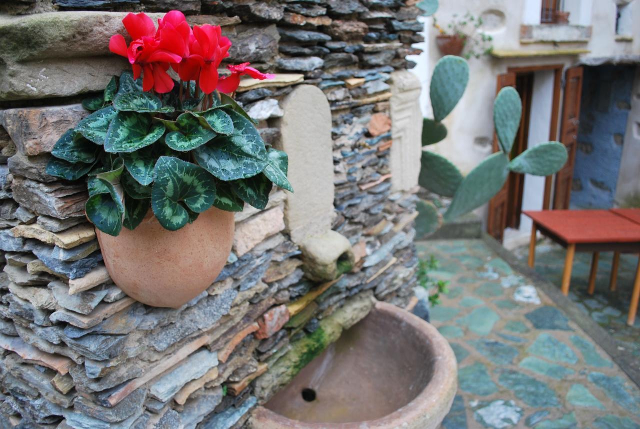Albergo Diffuso Ecobelmonte ベルモンテ・カーラブロ エクステリア 写真